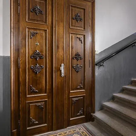 Trogar Apartment